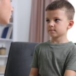 WHAT TO SAY TO AN ANXIOUS CHILD (7 POWERFUL PHRASES THAT REALLY HELP)