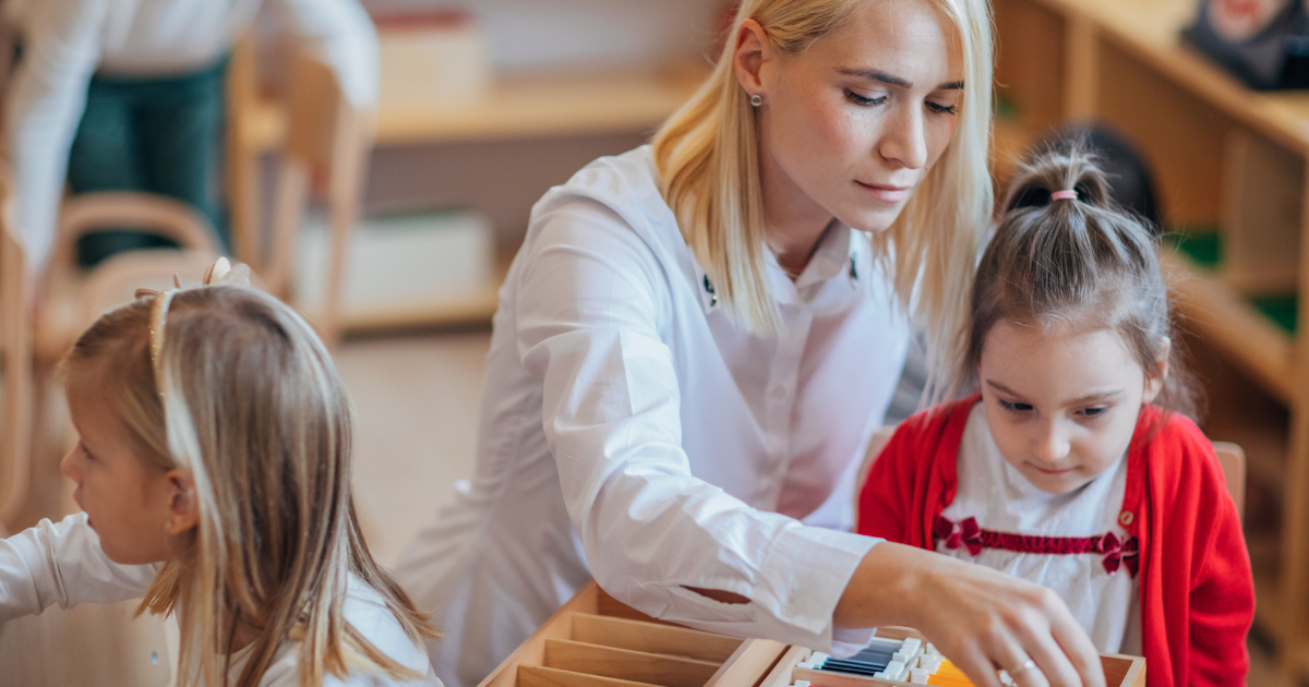 Read more about the article SOCIAL ANXIETY IN PRESCHOOLERS: 7 EASY WAYS PARENTS CAN HELP
